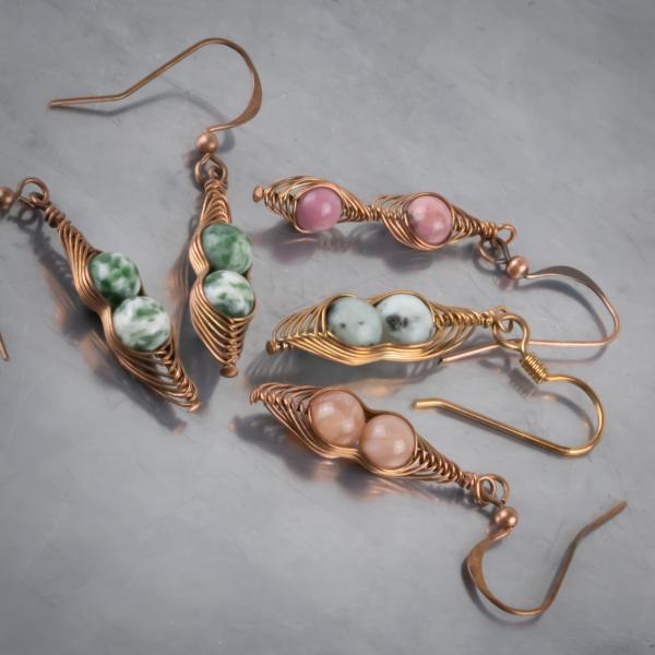 Herringbone earrings with 2 beads