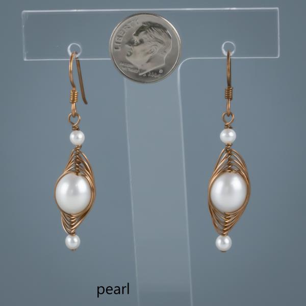 Herringbone earrings with center bead bronze picture