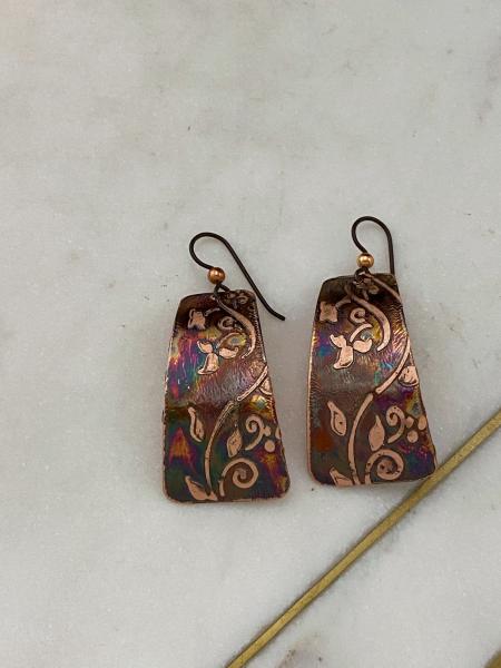 Acid etched copper swirl earrings with leaves picture