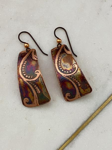 Acid etched swirl copper earrings picture