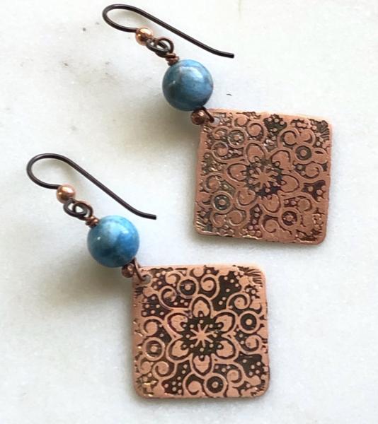 Acid etched copper earrings with apatite gemstone