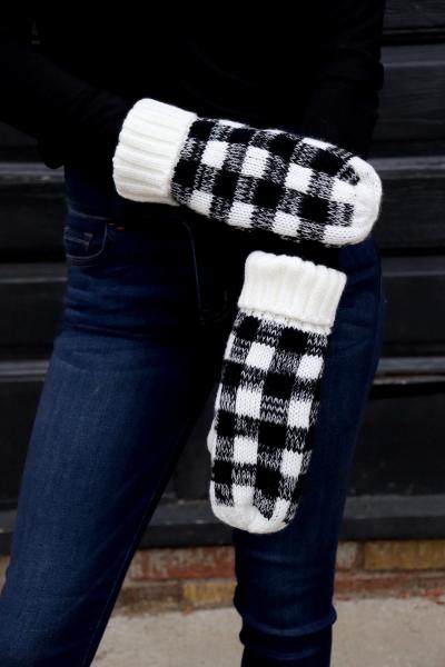 Black & White Mittens Fleece Lined