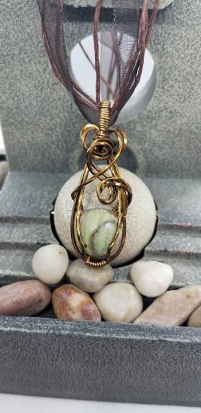 Elven wrapped green stone picture