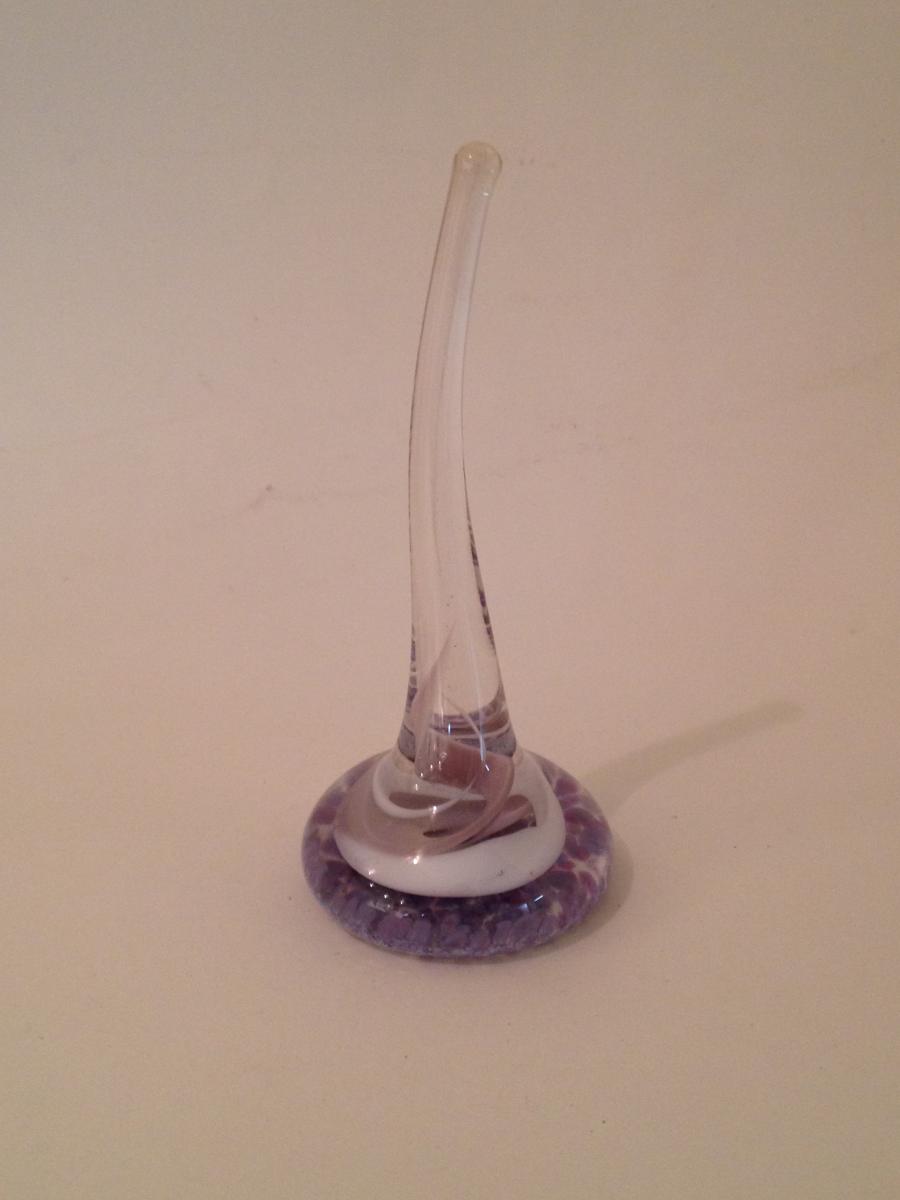 Ring holder - Violet & White picture