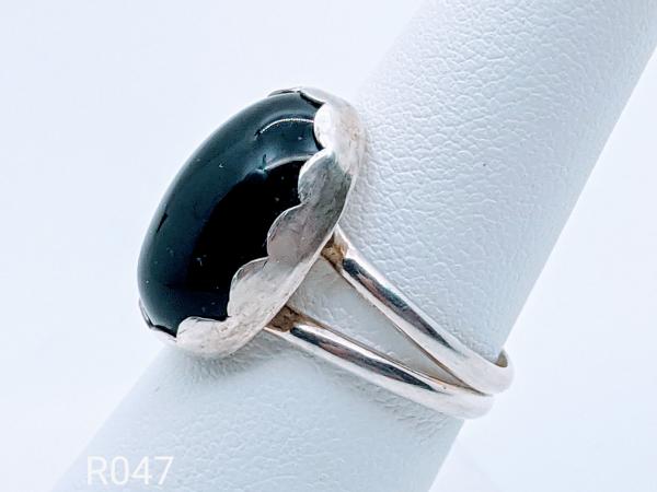 Black Onyx in Sterling Silver size 8