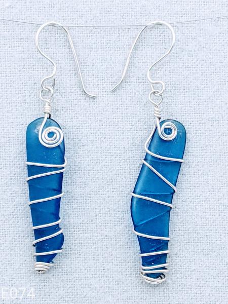 Tumbled blue glass in Sterling Silver wire