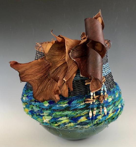 Modios Vessel with Brownie Spring Pod picture