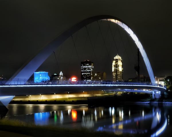 Des Moines at Night Women of Achievement Bridge picture