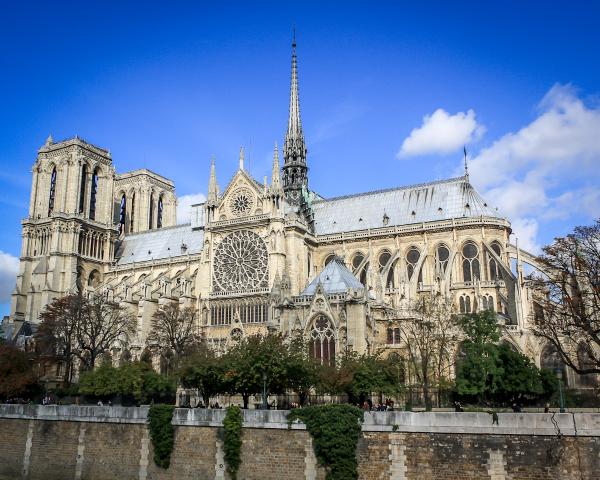 Notre Dame Sideview