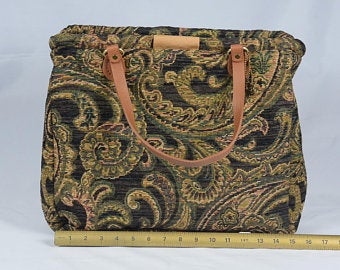 Grande carpetbag picture