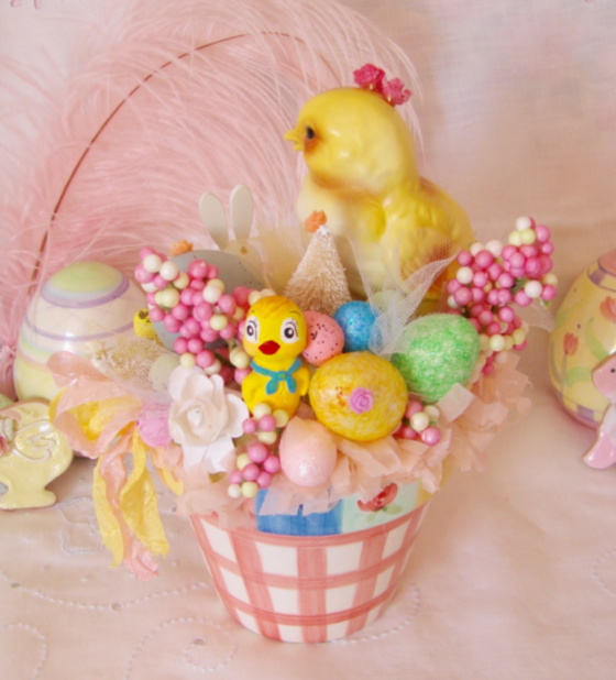 "Sweet Friends" Easter Centerpiece picture