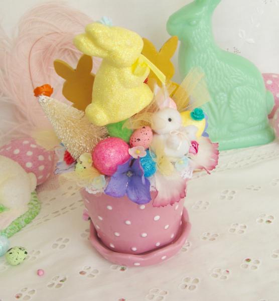 Pink Polka Dot Easter Centerpiece picture