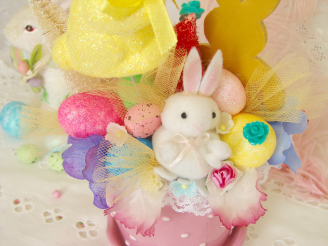 Pink Polka Dot Easter Centerpiece picture
