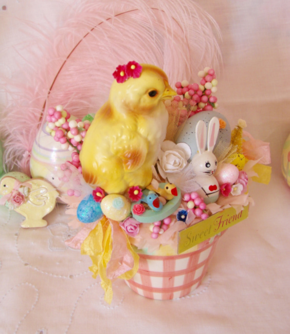 "Sweet Friends" Easter Centerpiece picture