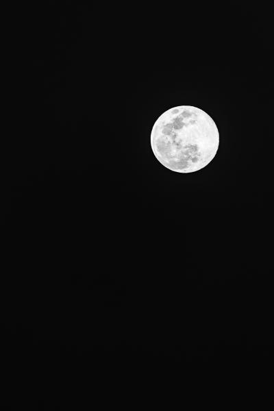 Super Moon (V)