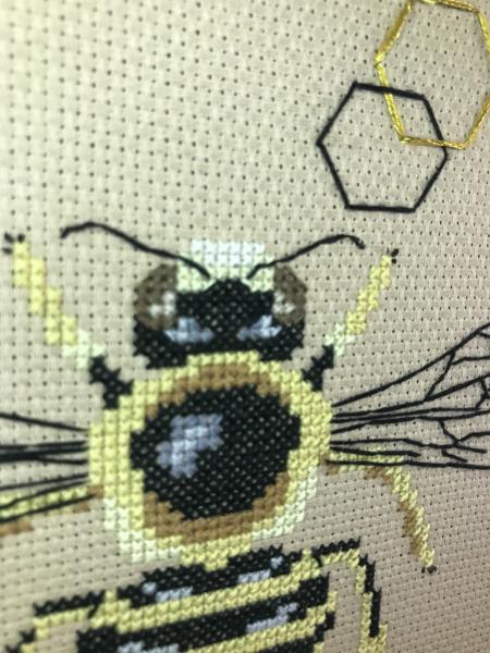 Bee Cross Stitch picture