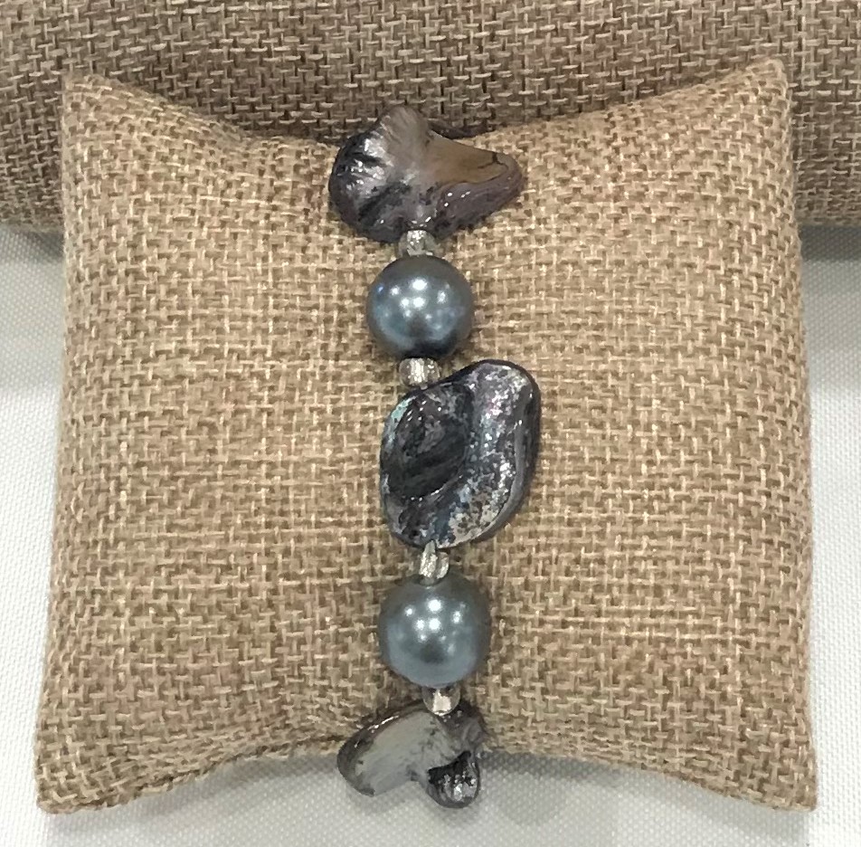 Shell Bead Bracelet picture