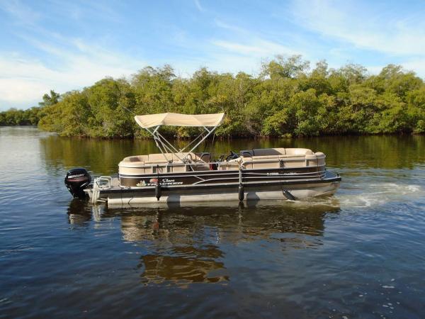 Boat 4- 26' Sun Tracker Pontoon