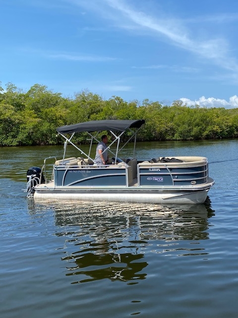 Boat 6 - Harris 22 ft Pontoon picture