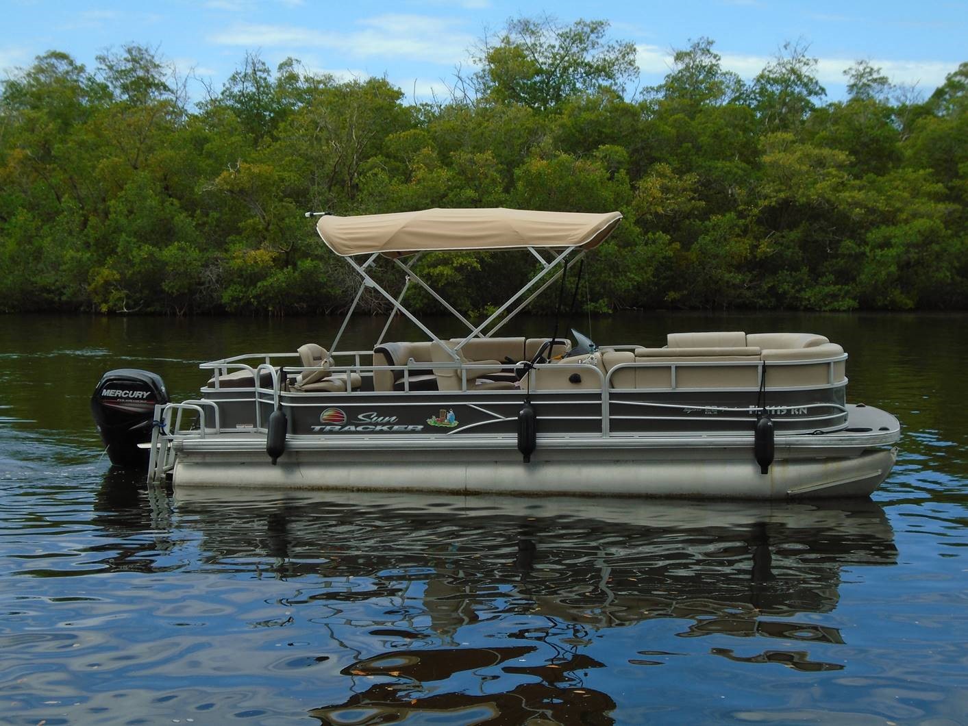 Boat 2- 24' Sun Tracker Pontoon picture