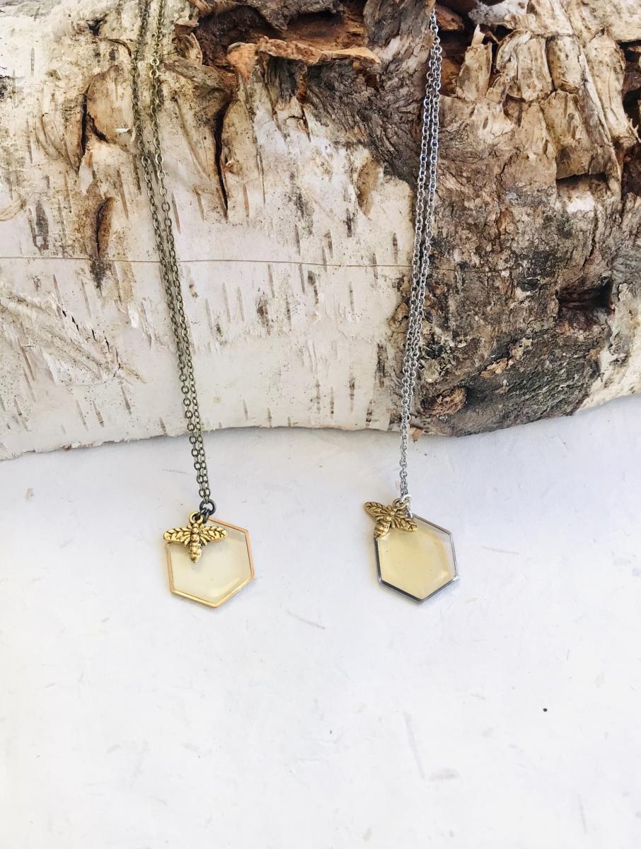 Honeycomb necklace picture