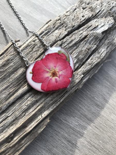 Real rose heart necklace picture