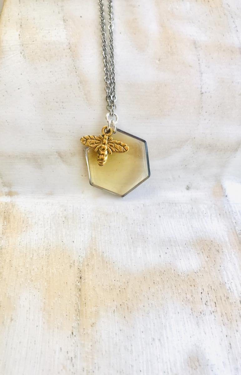 Honeycomb necklace picture