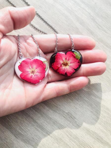 Real rose heart necklace picture