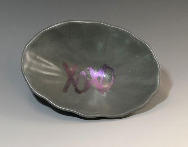 Small Oval XOXO Fluted Bowl