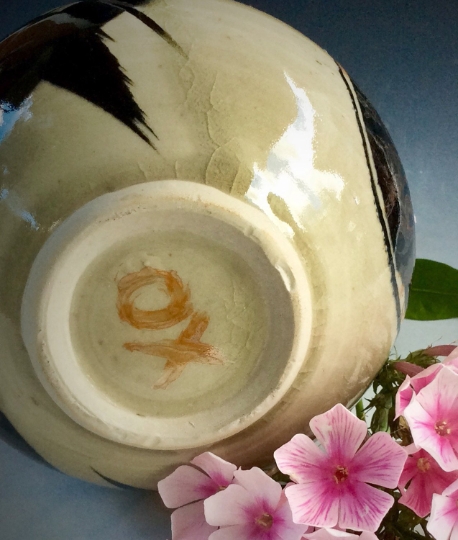 Gold Hugs & Kisses Vase picture