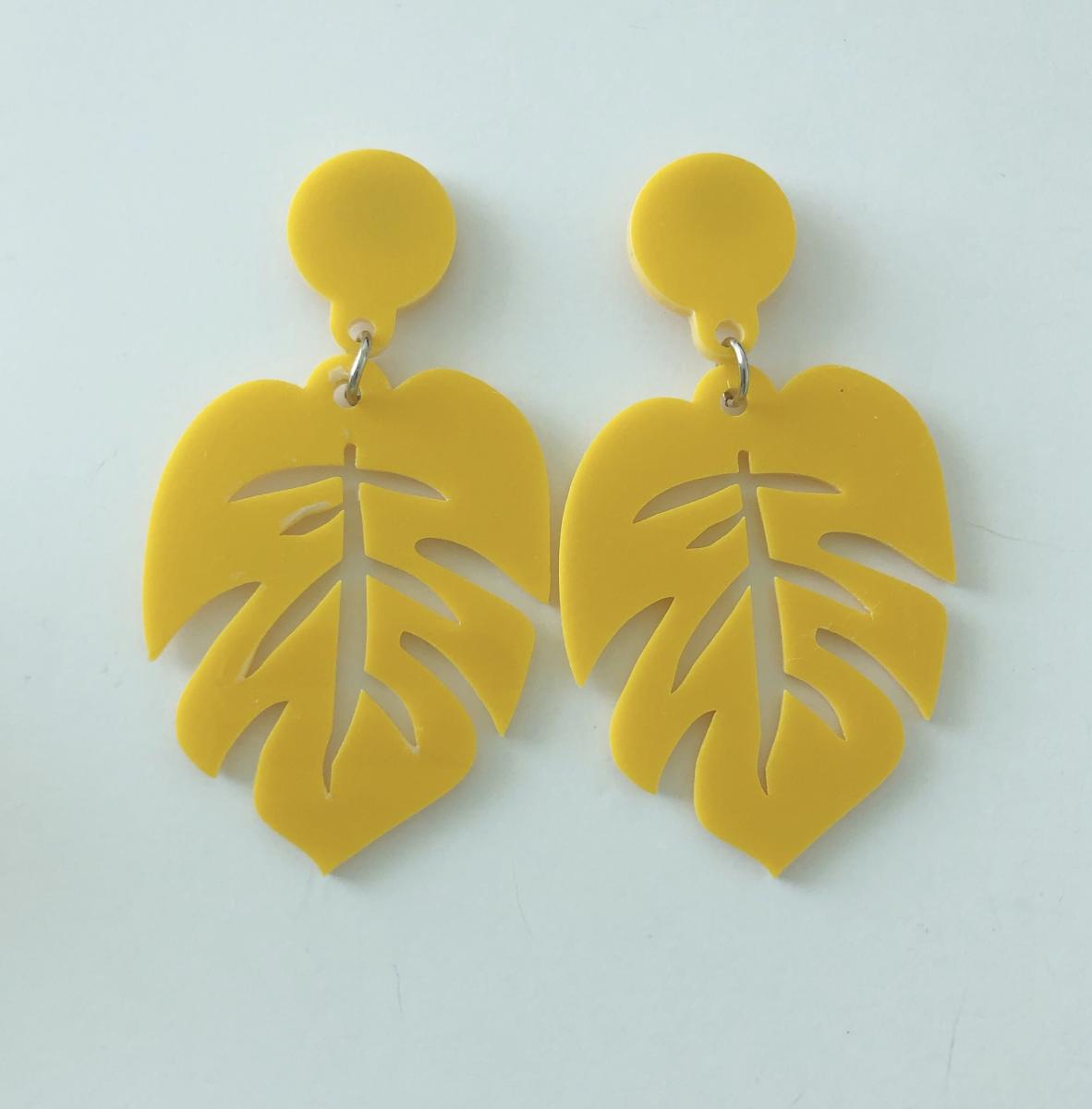 Acrylic Monstera Leaf Earrings picture