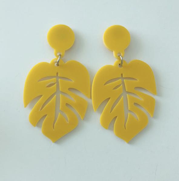 Acrylic Monstera Leaf Earrings picture