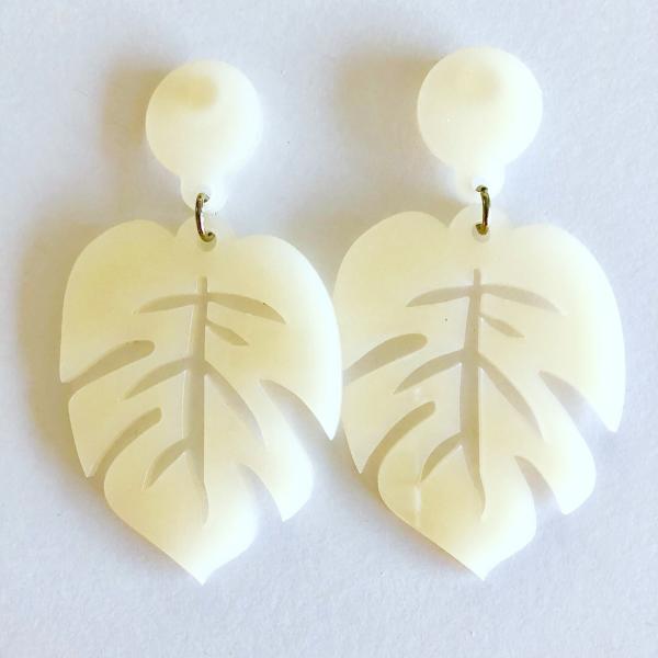 Acrylic Monstera Leaf Earrings picture