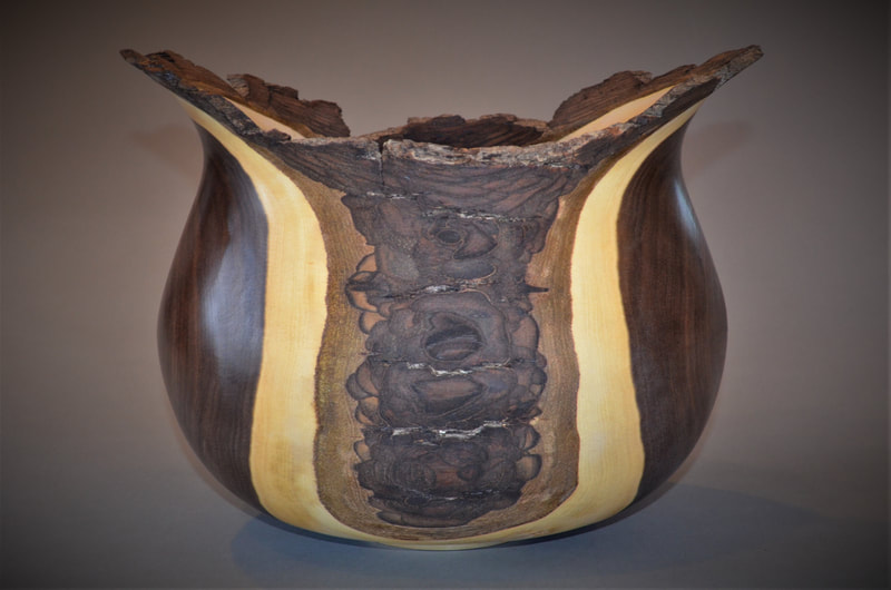 Walnut Natural Edge - 12.5" B1940