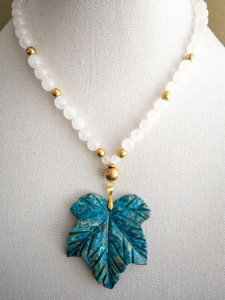 Ocean jasper pendant with white jade beads picture