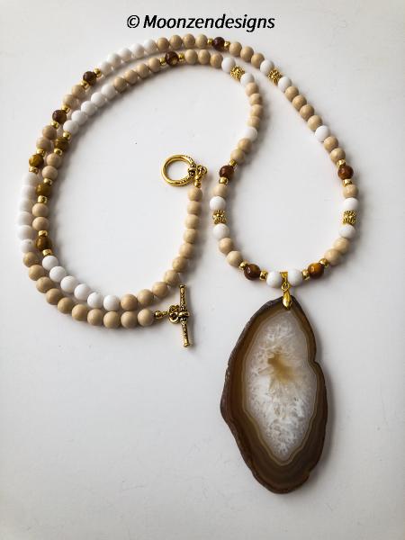 Natural tone agate slice, fossil beads, white jade necklace