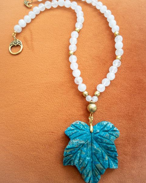 Ocean jasper pendant with white jade beads