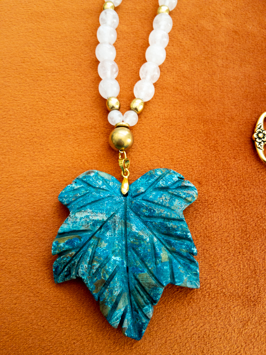 Ocean jasper pendant with white jade beads picture