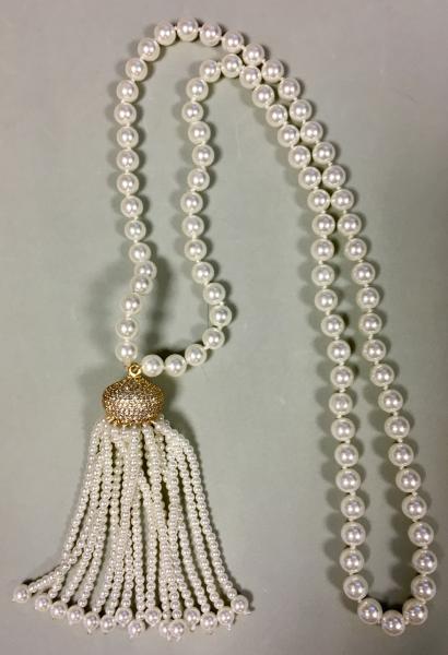 WHITE PEARL NECKLACE WITH GOLD BEAD AND PEARL TASSEL