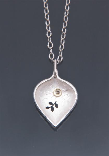 Small Leaf Pendant with or without Diamond picture