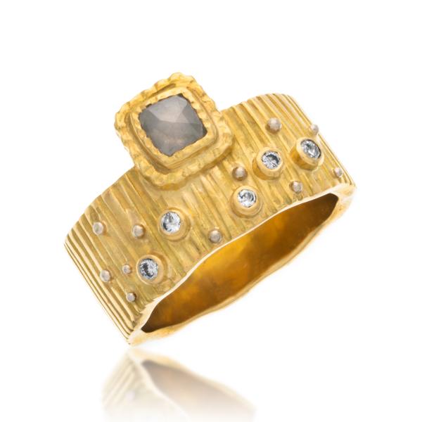 18kt Yellow Gold Ring