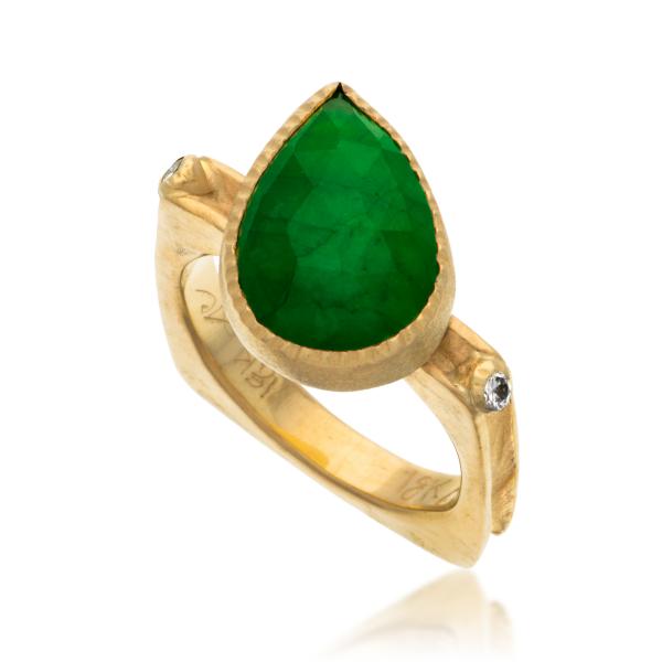 18kt Gold Square Ring with Emerald picture