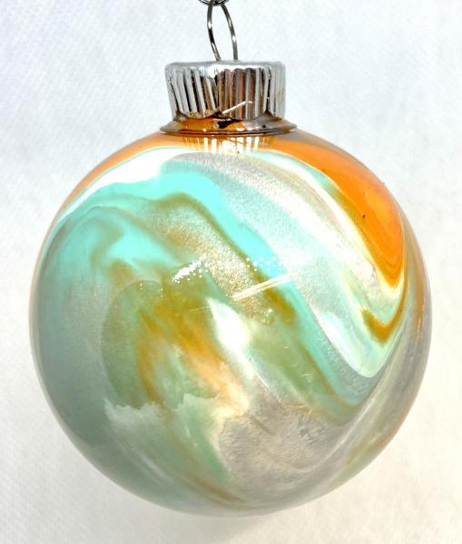 Acrylic pour christmas ornament