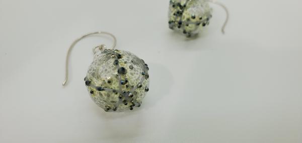 onyx - gray- light gray metallic earrings picture