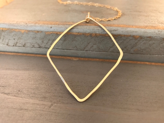 Hammered 14k Gold Filled Geometric Shape / 14k Gold filled image 1 Hammered 14k Gold Filled Geometric Shape / 14k Gold filled image 2 Hammered 14k Go picture