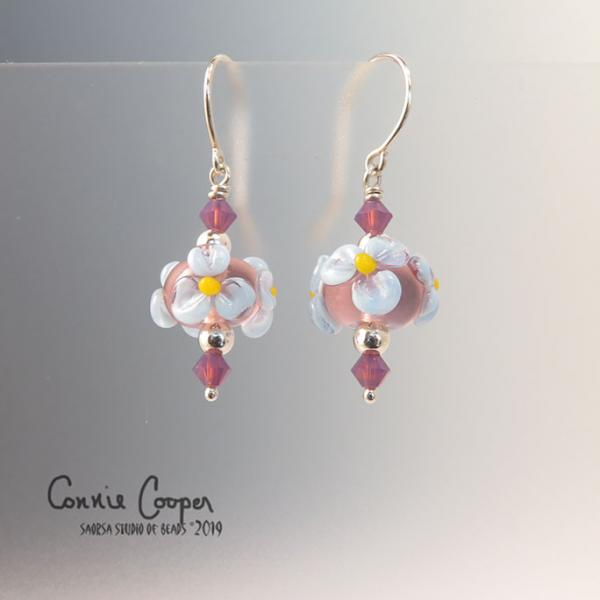 FLORALS IN PALE BLUE ON LAVENDER GBE19-3956