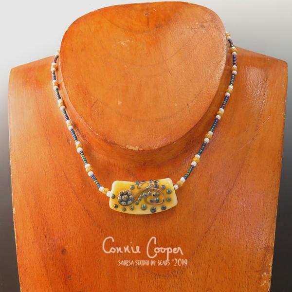 FANCY SINGLE BEAD SILVER FUMED IVORY GBN18-3678