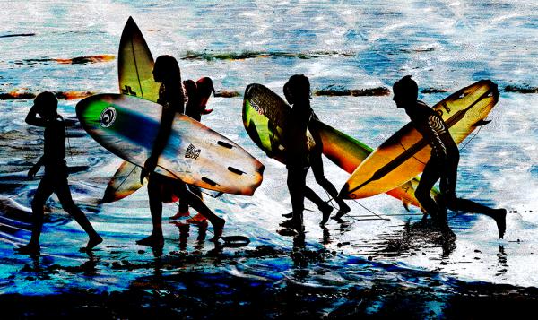 6 kids with surf boards
