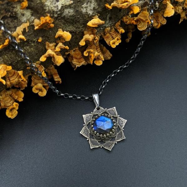 sterling silver flower mandala necklace with labradorite
