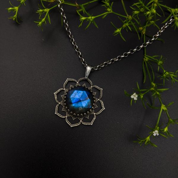 sterling silver flower mandala necklace with labradorite